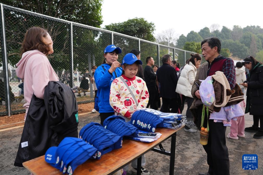 “湘超”冠军城 足球热不熄