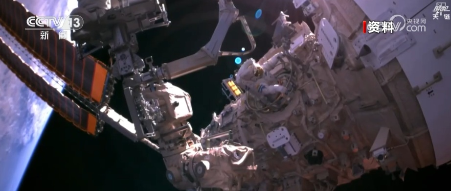 光荣返航、昂首问天！谢谢一路守护 老朋友寄语“4年20次”延寿目标舱外服