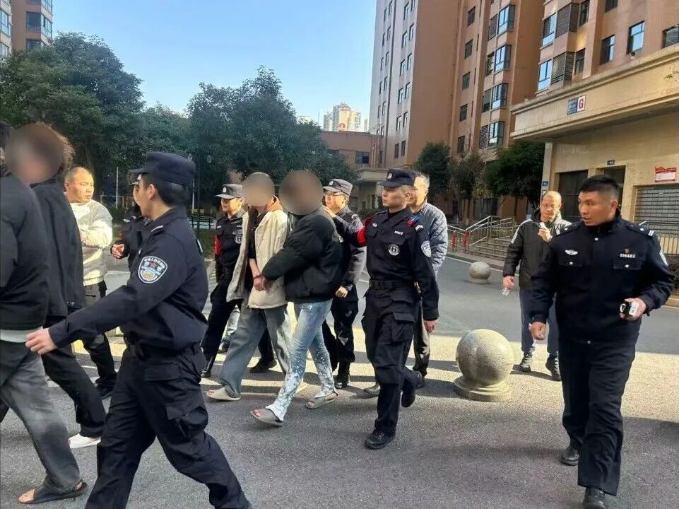 千里投奔网友一起“赚高薪”？结果......