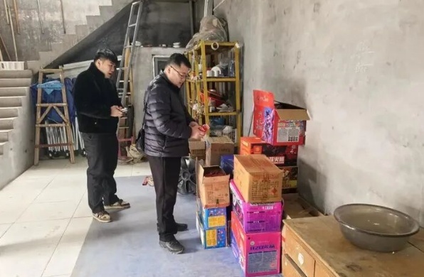 李某、刘某、王某某等多人非法经营、储存、燃放烟花爆竹被行政处罚，济南警方通报详情