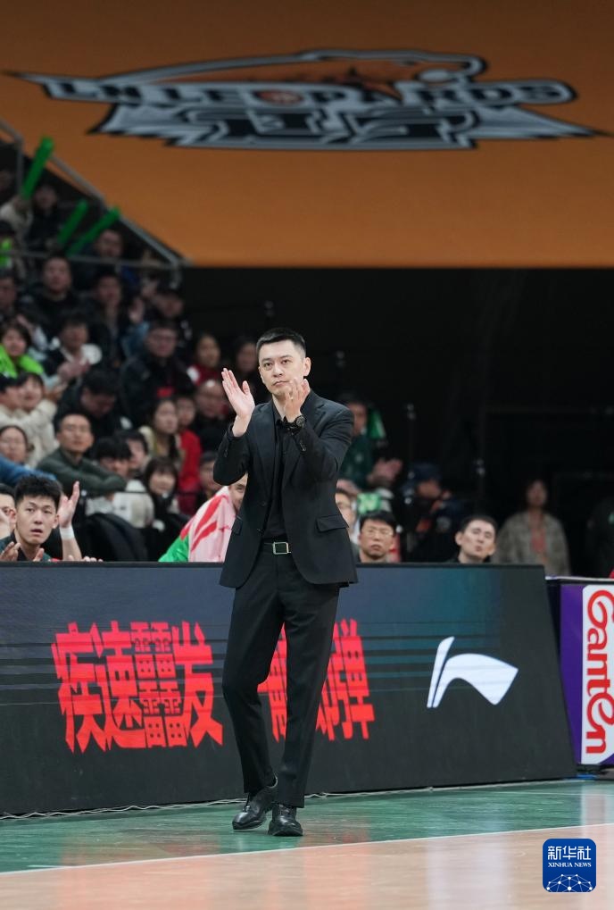 CBA常规赛：辽宁本钢不敌深圳马可波罗