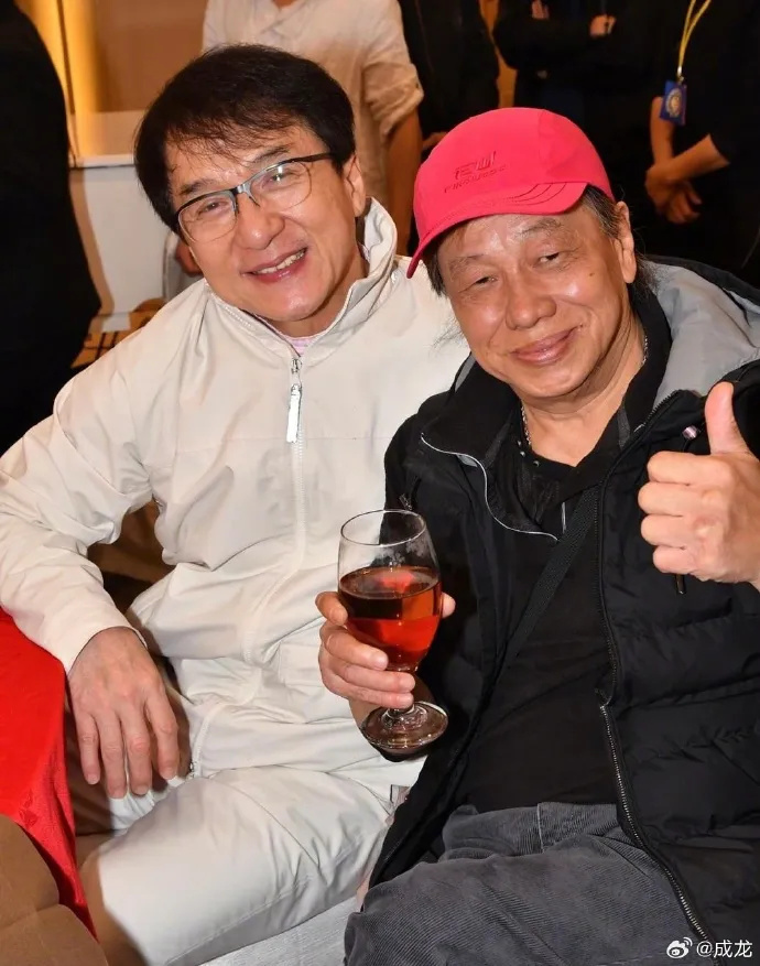 经纪人透露梁小龙离世细节，回应“去世后账号仍在更新”：本想隐瞒死讯，遭到泄密