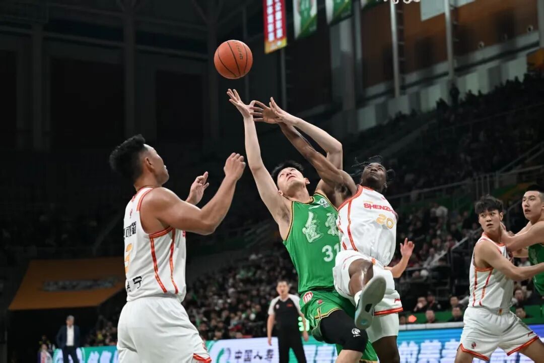 4分之差，辽篮主场惜败深圳队