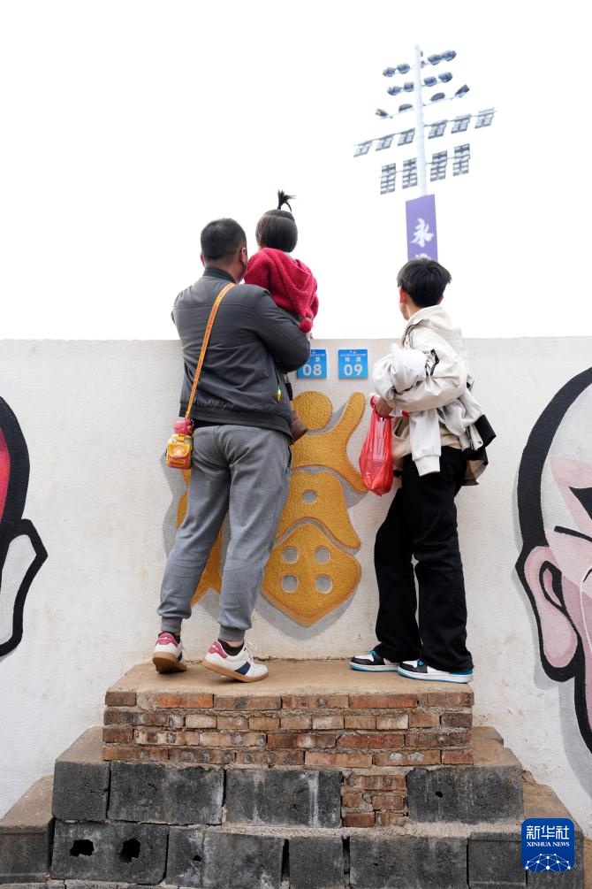 “湘超”冠军城 足球热不熄