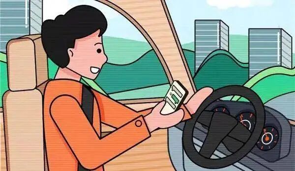 驾驶员分心驾驶 &nbsp;车辆拐弯扎进绿化带！