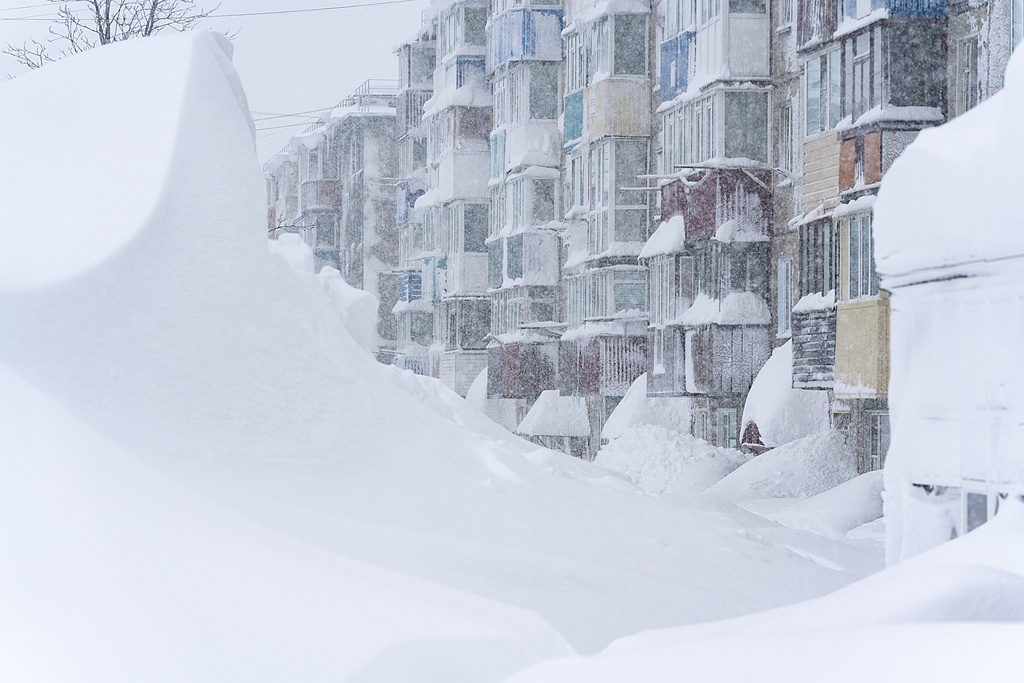 俄远东堪察加半岛遭遇罕见极端暴雪