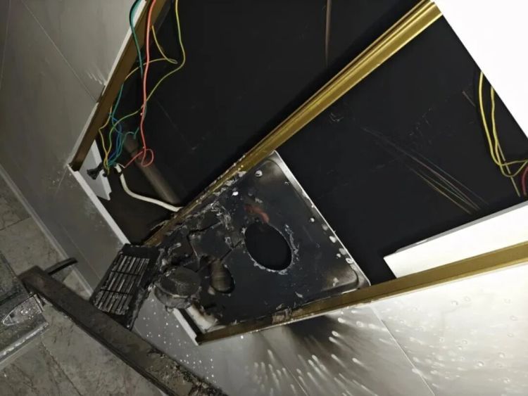 浴霸突然起火，只因忽略这个小细节！现在知道还来得及→