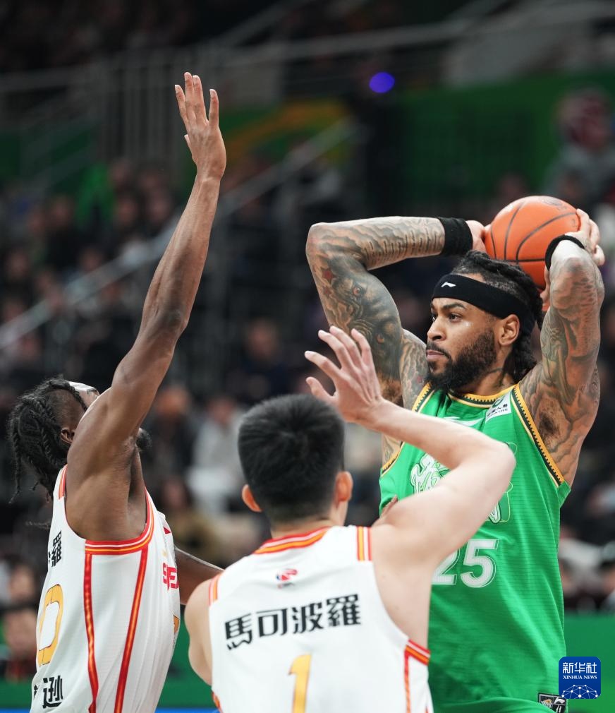 CBA常规赛：辽宁本钢不敌深圳马可波罗
