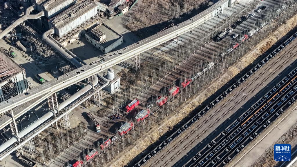 包钢板材厂爆炸事故：全力搜救失联人员