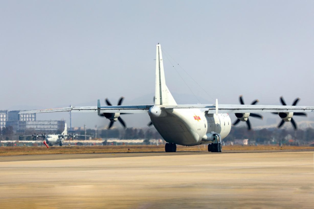 昼夜鏖战，深海猎鲨