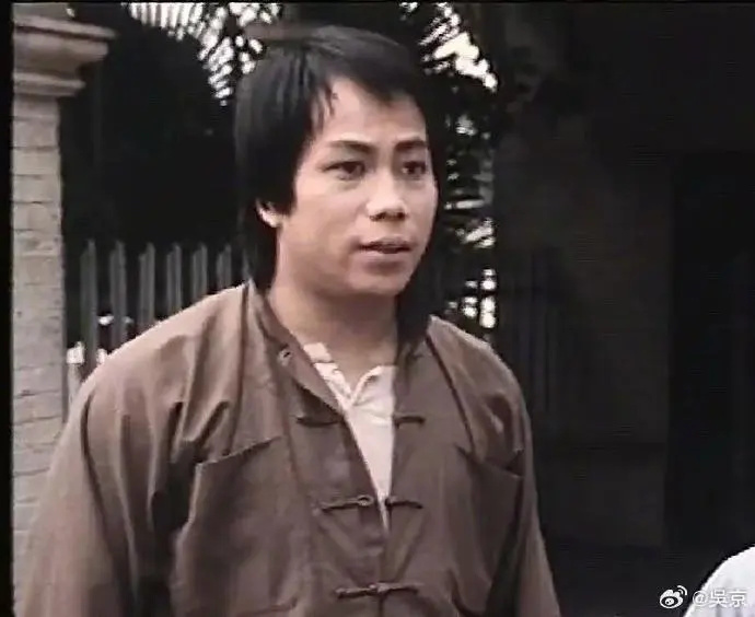 经纪人透露梁小龙离世细节，回应“去世后账号仍在更新”：本想隐瞒死讯，遭到泄密