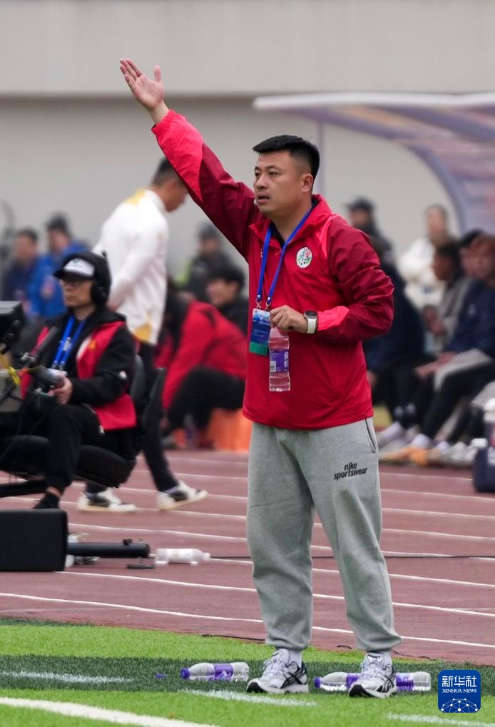 “湘超”冠军城 足球热不熄