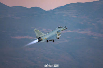 又被咱家战机大片帅到了