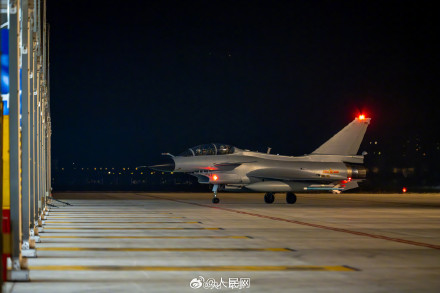 又被咱家战机大片帅到了