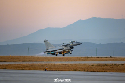 又被咱家战机大片帅到了