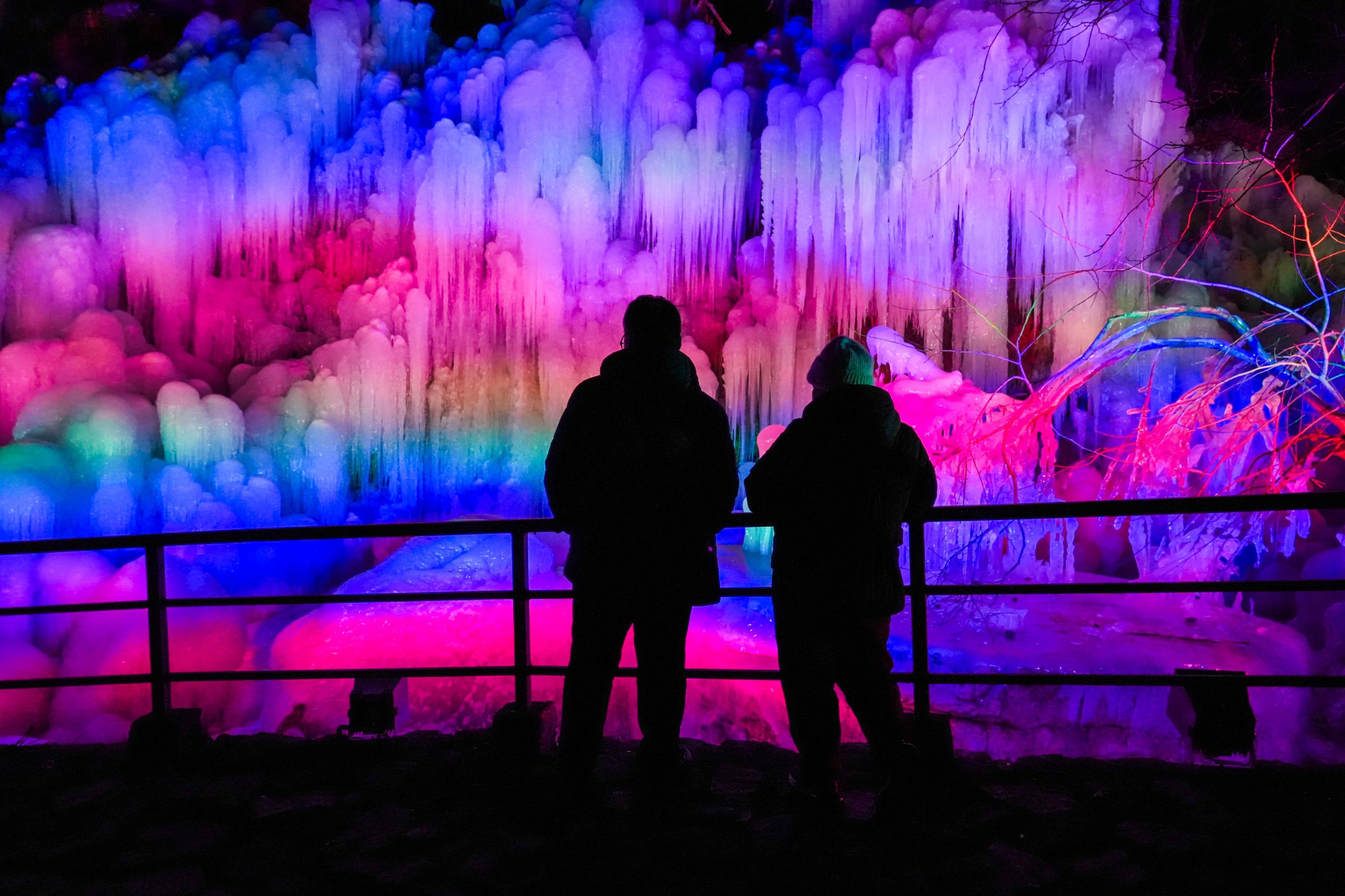 “冷冰雪”激活“热消费”