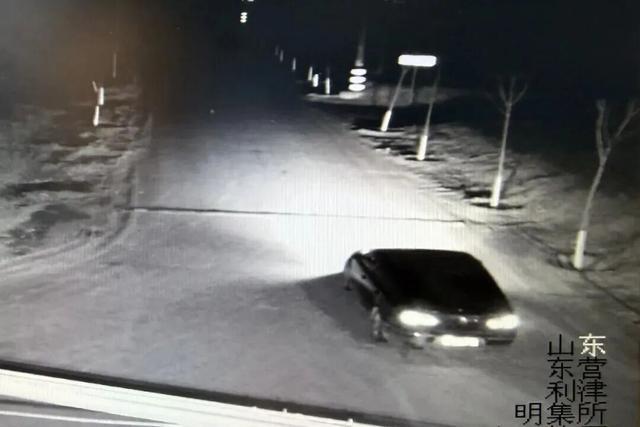 农田变压器深夜“蒸发”！警方凭黑夜中一束神秘光，破解“三无”盗案困局