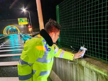 渝东北多条高速迎降雪 辖区高速公路整体运行平稳