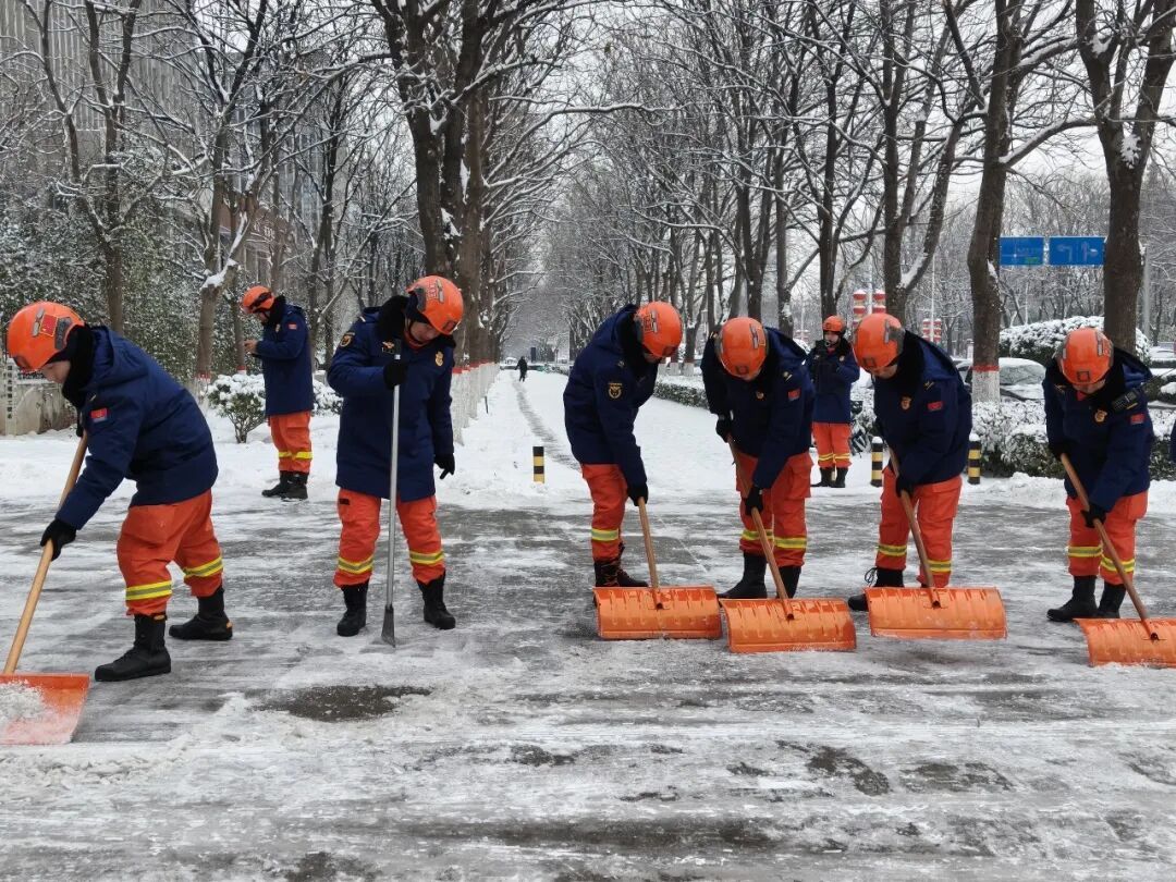 除雪保通进行时！河南发布道路结冰预警