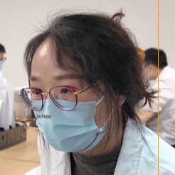 一岁娃吃苹果后哭闹，果渣不慎呛入气管！这些进食事项要注意