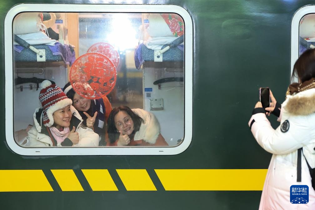 “东北民俗”列车首迎大型国际旅游团#