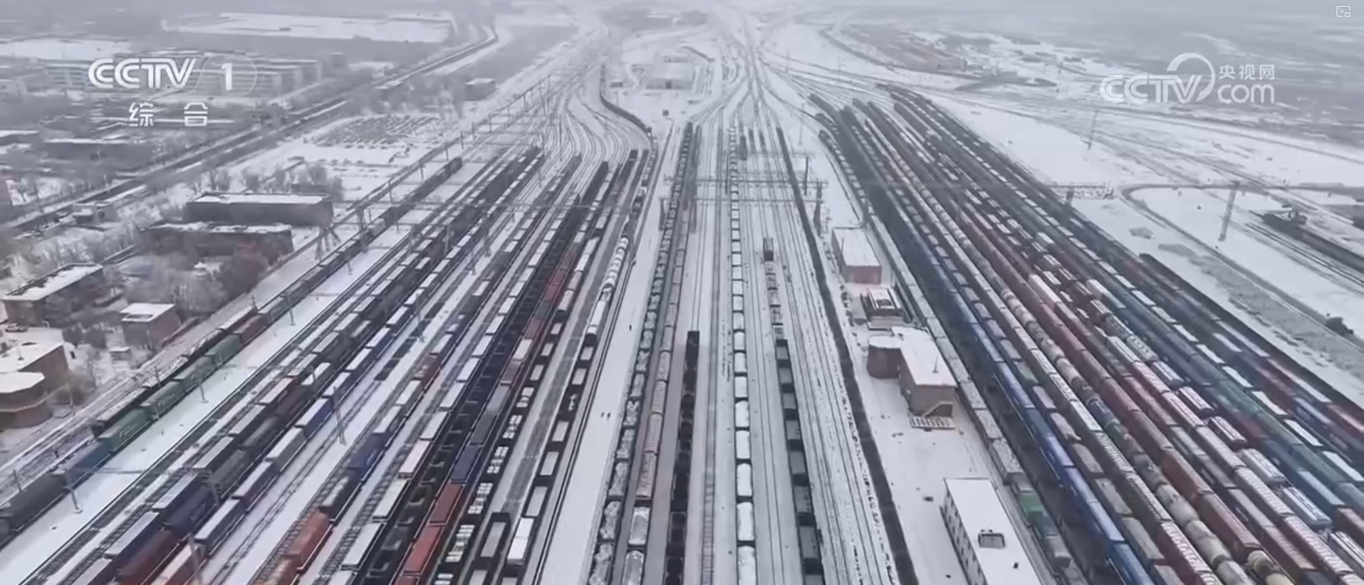 组建志愿服务队、开设爱心驿站……多地多部门迎“寒”而上保畅通保生产