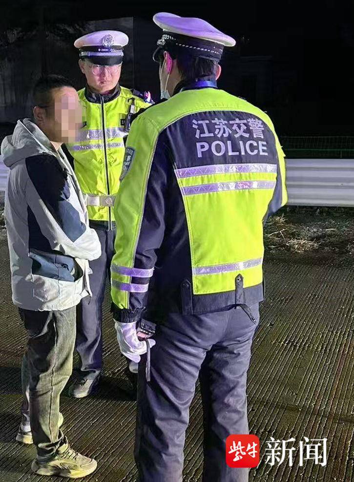 大货车高速公路上倒车，驾驶证被记“满分”！