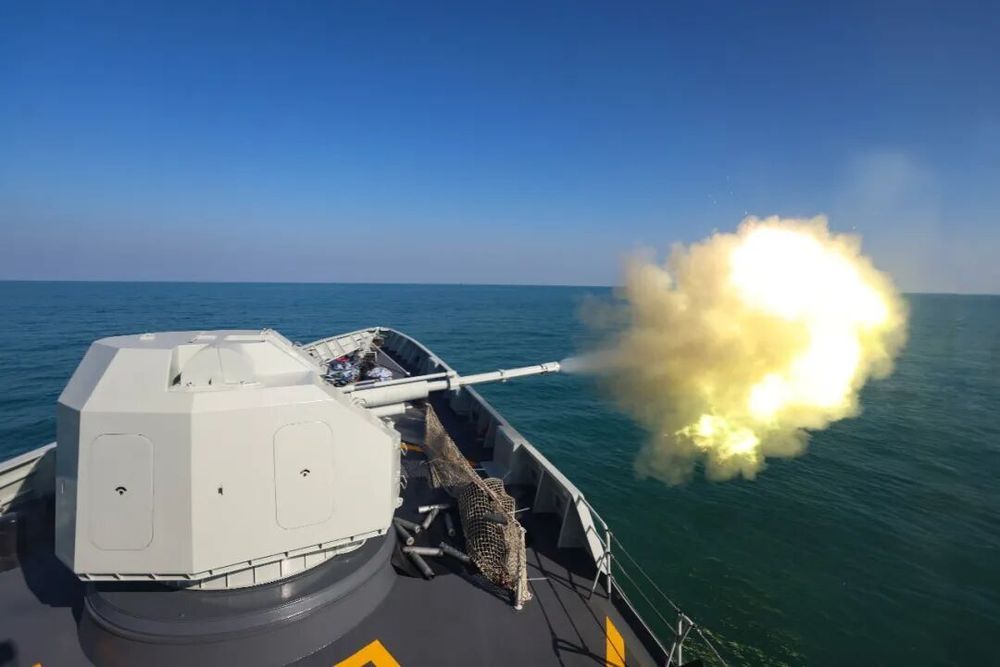 迎风踏浪战海天