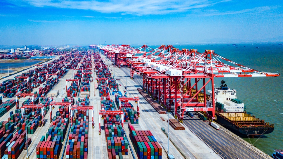 “猫山王”7小时到广州、车厘子2小时到市场......广州外贸何以再创新高？