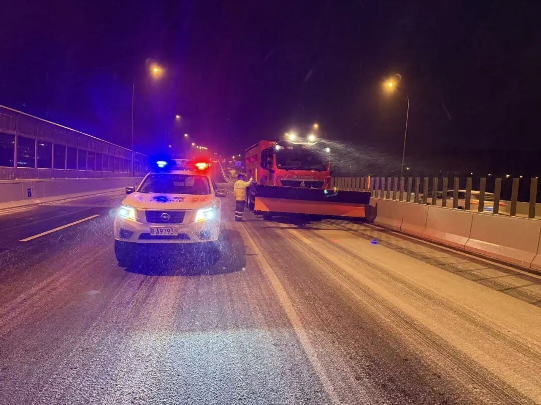 合肥正在降雪！市区多点缓行，地铁客流飙涨，绕城高速封闭