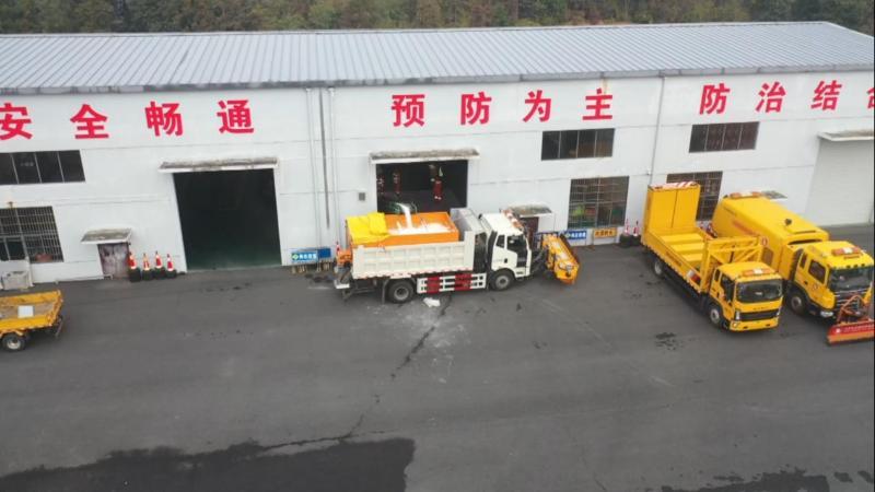 江西：寒潮来袭 多部门严阵以待筑牢道路安全防线