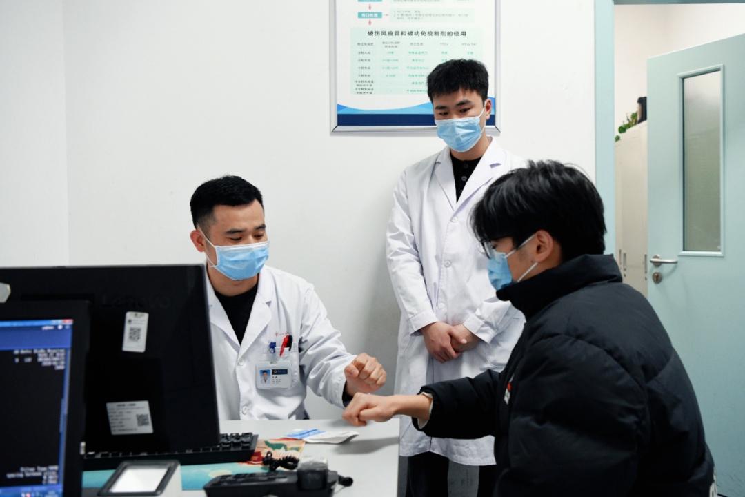 合肥市一院紧急提醒，今天下班前赶紧学会这个动作