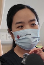 一岁娃吃苹果后哭闹，果渣不慎呛入气管！这些进食事项要注意