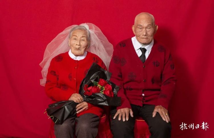 杭州百岁夫妻婚纱照火了！两人同年同月同日生