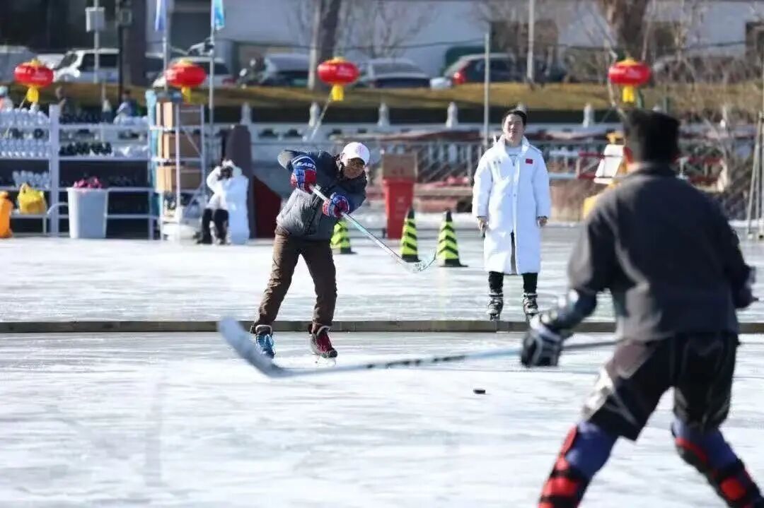 北京：什刹海后海冰场今起开放！需现场扫码购票
