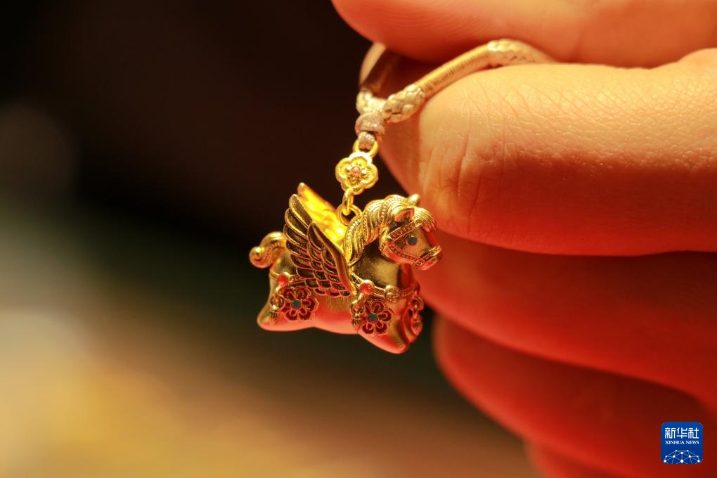 生肖马主题黄金饰品热销