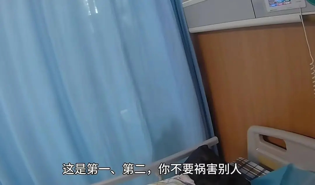 “别人说没有撞倒你。你是不是碰瓷？”患癌妈妈的举动遭儿子怒斥！后续来了…