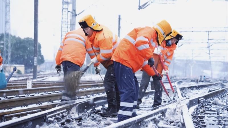 南铁启动二级响应应对降雪 多措并举保障旅客出行