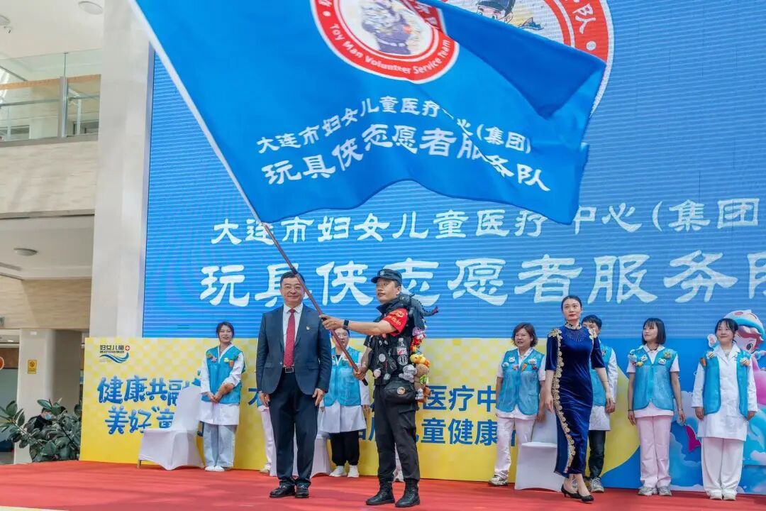 还记得大连“玩具侠”吗?爆火三年后,他再受关注… 还记得大连“玩具侠”吗?爆火三年后,他再受关注…