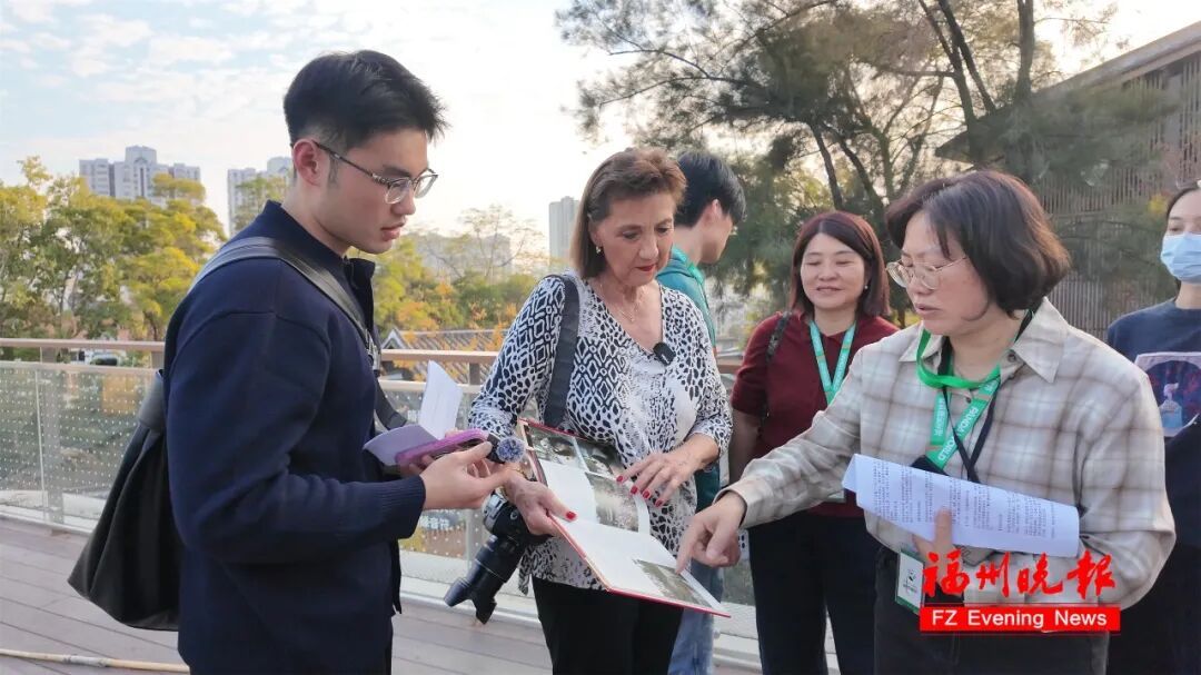 漂洋过海来看你!一位74岁美国老太的“熊猫情缘” 漂洋过海来看你!一位74岁美国老太的“熊猫情缘”