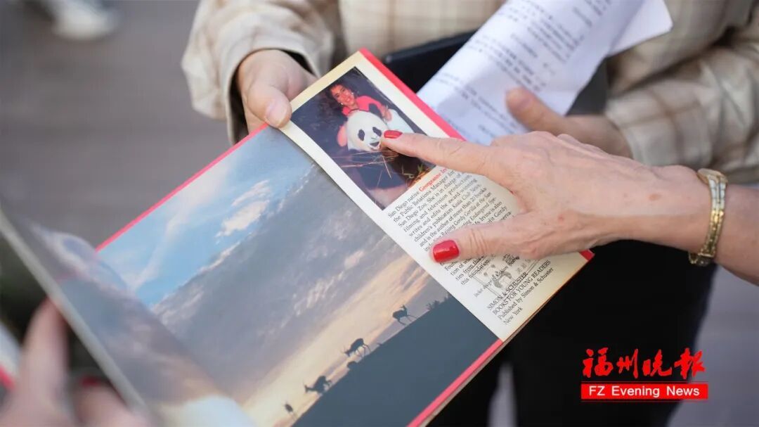 漂洋过海来看你!一位74岁美国老太的“熊猫情缘” 漂洋过海来看你!一位74岁美国老太的“熊猫情缘”