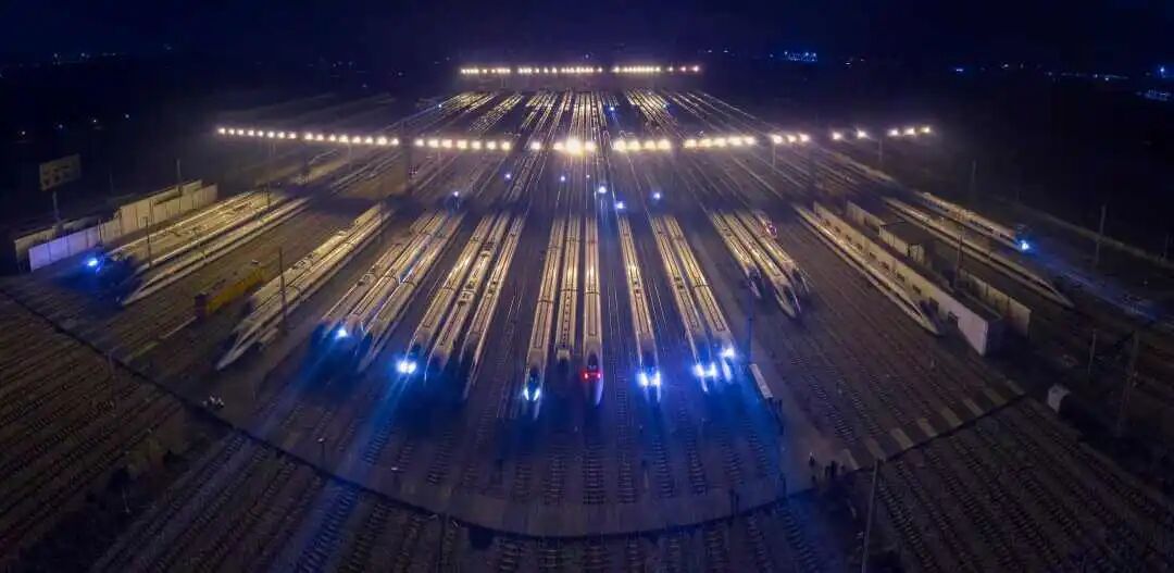 下周一，广州站“告别”绿皮火车，高铁直达中心城区！广东人：我的青春啊