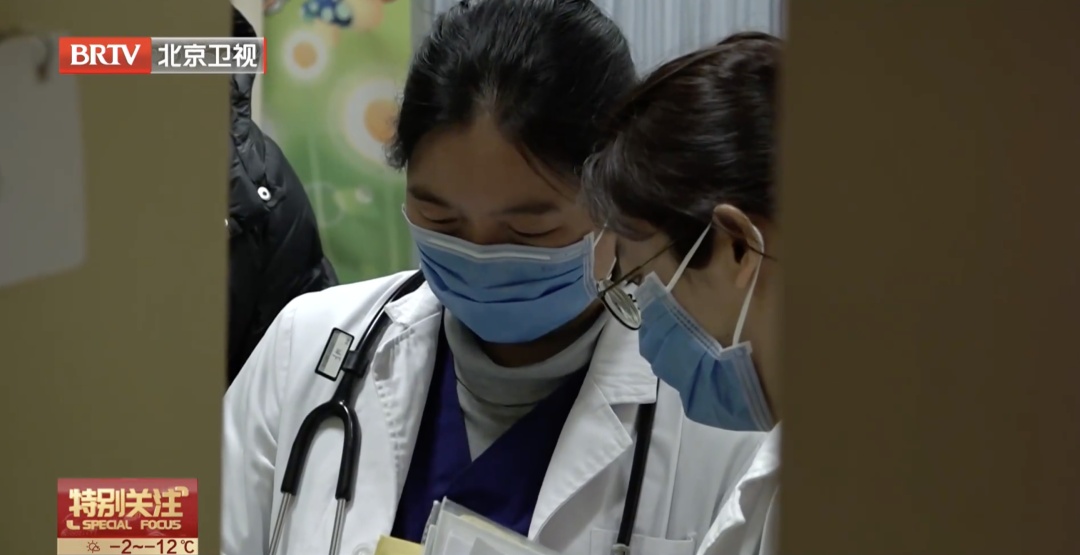 寒风中，民警与失语骑手的无声对话……