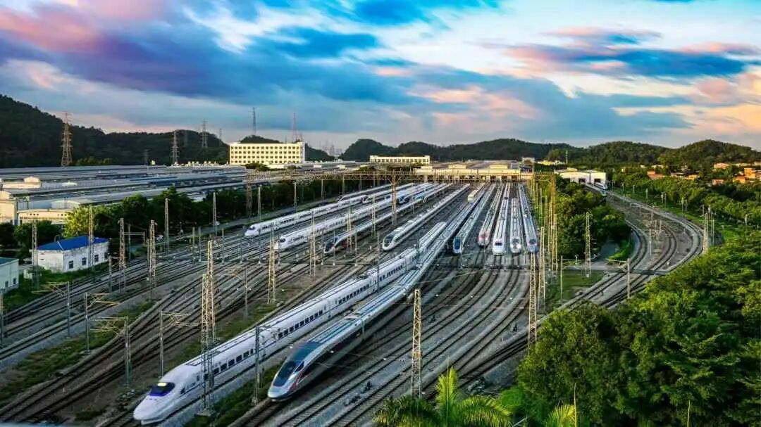 下周一，广州站“告别”绿皮火车，高铁直达中心城区！广东人：我的青春啊