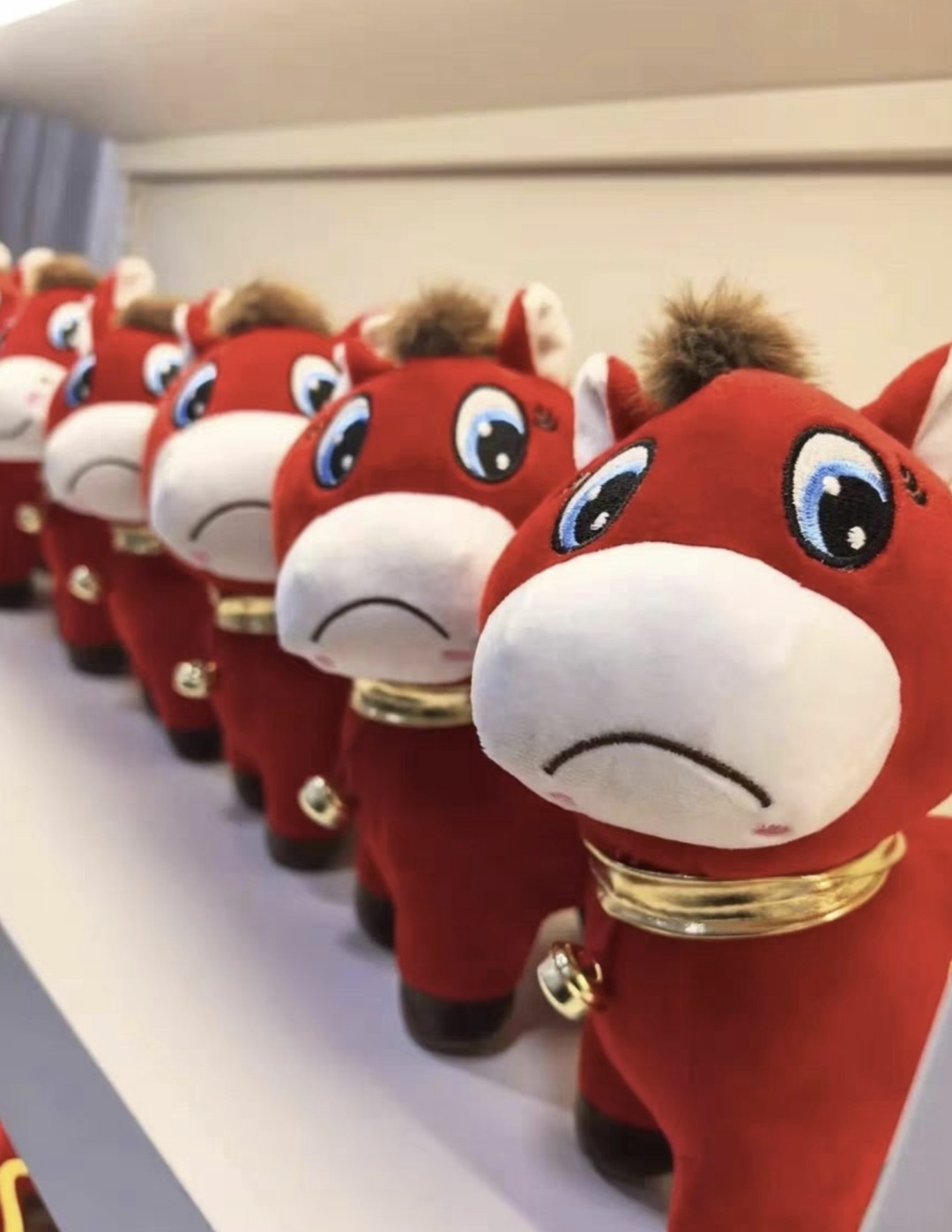 “哭哭马”和“马彪彪”为什么能击中市场和人心