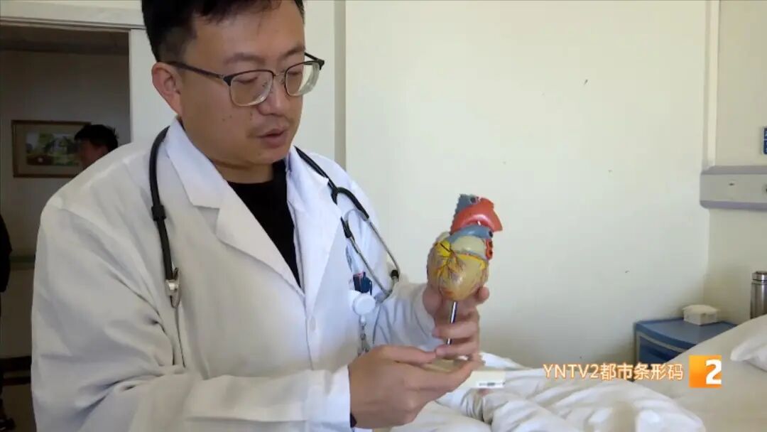 哭着找妈妈后，小女孩突然晕倒身亡！医生：警惕心碎综合征