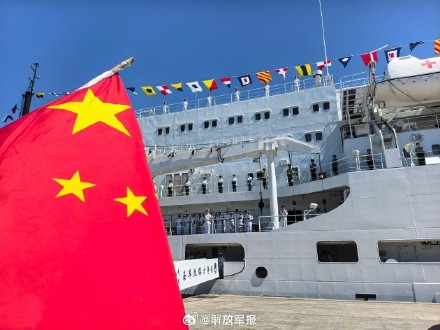 中国海军舰艇首次停靠乌拉圭