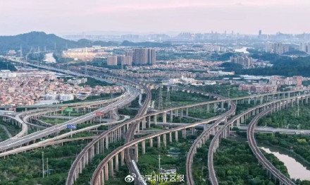 广深港高铁发车密度与频次将跃居全国第一 高峰期平均2分钟就有1列车通过