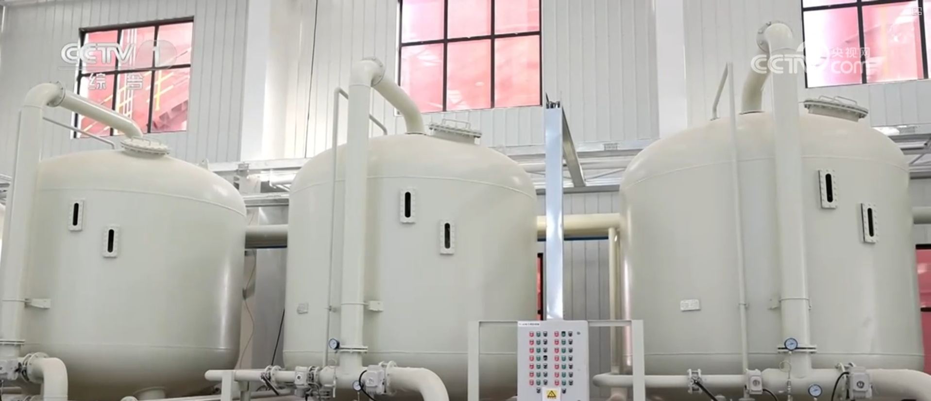 抗风雪、战寒潮、保畅通、护民生 各地各部门积极应对雨雪冰冻天气