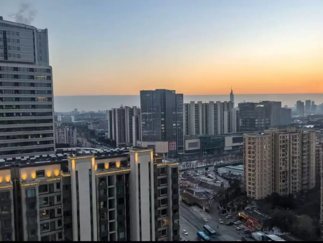 罕见！南京天空刷屏！很多人拍到了